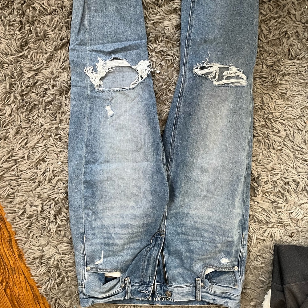 never worn american eagle mom jeans size 10
